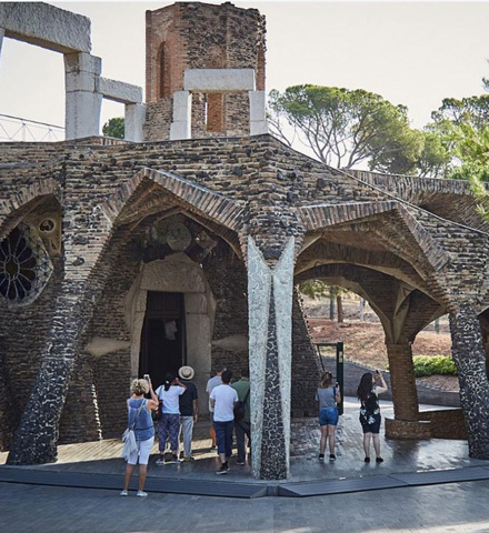 Premium Montserrat y Gaudí