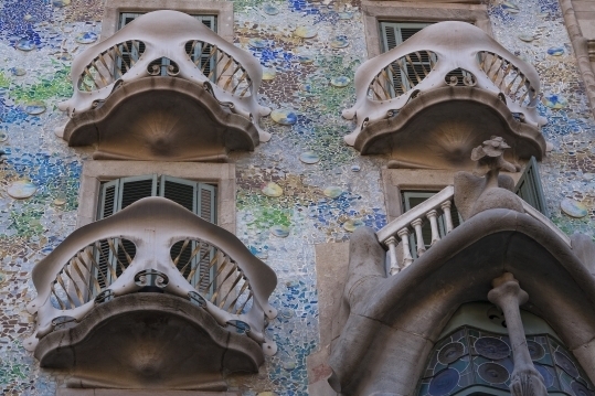 Palau Güell  (Gaudí)   (approx. 3 hours)