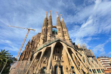 El Parque Güell, la fachada de la Sagrada Familia y el modernismo en el Paseo de Gracia(aprox.3,5 h)