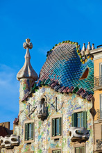 El Parque Güell, la fachada de la Sagrada Familia y el modernismo en el Paseo de Gracia(aprox.3,5 h)