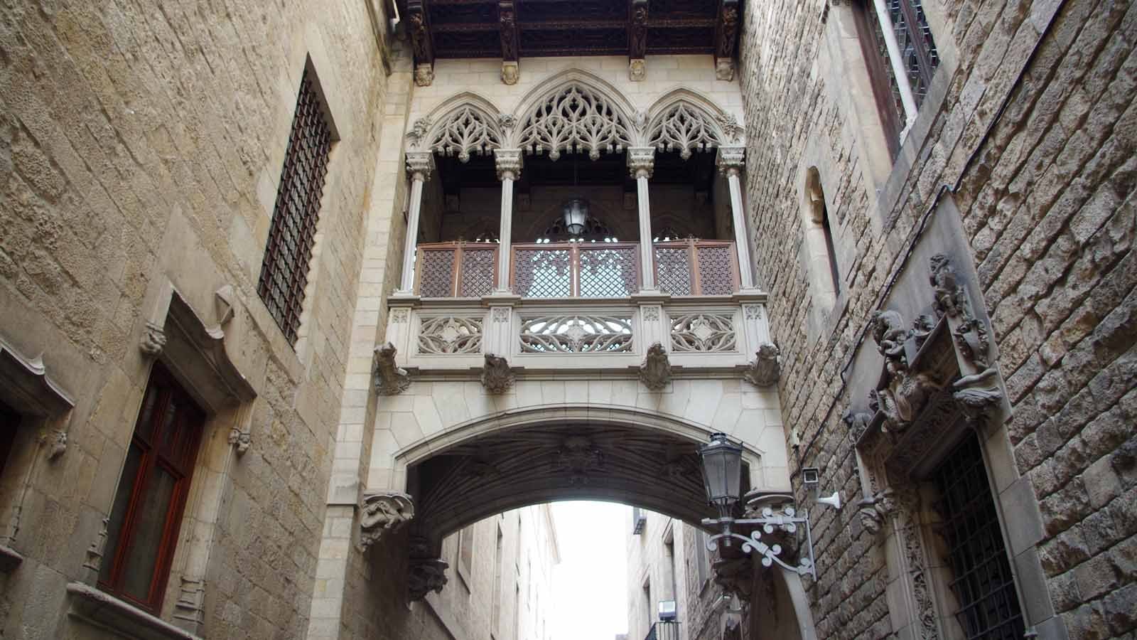 Private Tour - Gaudí and the Old City, full day