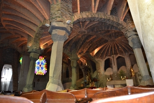 La Montaña y el Monasterio de Montserrat, y la Colonia Güell de Gaudí en Barcelona (aprox. 8 horas)