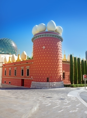 Dalí Theatre-Museum (Figueres) (approx. 6 hours)