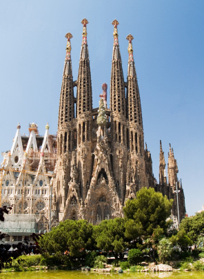 Traslado desde el Aeropuerto de Barcelona a la Ciudad, con Tour Panorámico (aprox.4 horas)