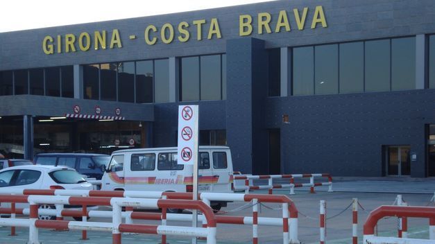 Traslado desde el Aeropuerto de Girona al Aeropuerto de Barcelona (Nocturno)