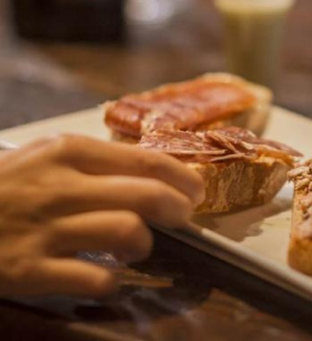 Montserrat, Tapas y Vino (por la mañana)