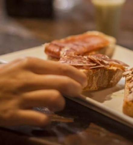 Montserrat, Tapas e Vino