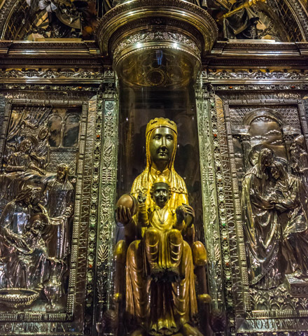 Customised Private Tour of the Monastery of Montserrat (for people with reduced mobility)