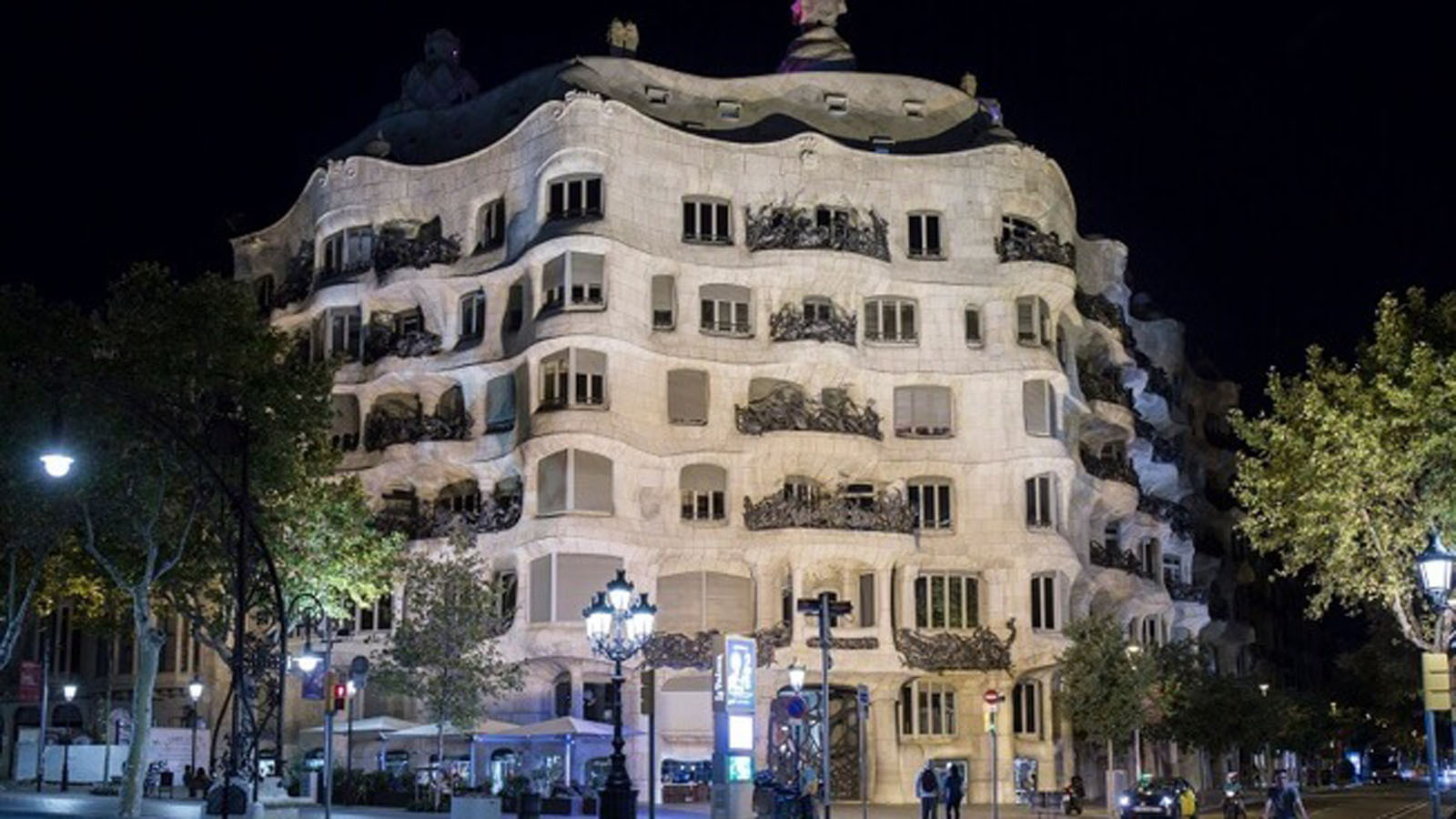 La Pedrera Night Experience