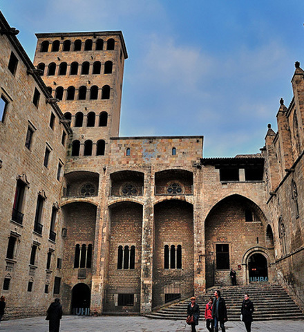 Picasso Museum and Walking Tour of the Gothic Quarter - with Virtual Reality experience