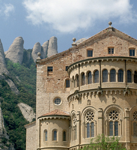 Montserrat and Cavas Codorníu Tour