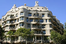 Fachada de la Casa Milà de Gaudí (La Pedrera) Fachada de la Casa Milà de Gaudí (La Pedrera)